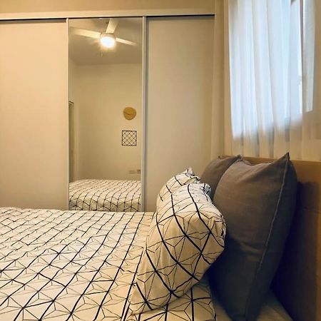 Laura Compound- Authentic 1 Bedroom Charming & Specious Tel Aviv Exterior photo