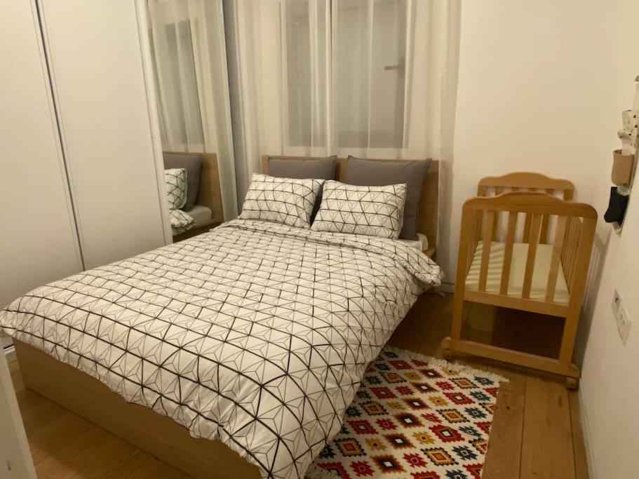 Laura Compound- Authentic 1 Bedroom Charming & Specious Tel Aviv Exterior photo