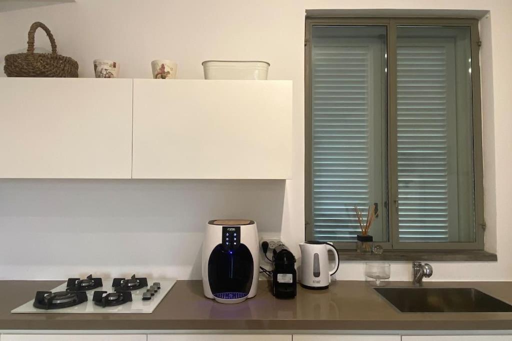 Laura Compound- Authentic 1 Bedroom Charming & Specious Tel Aviv Exterior photo