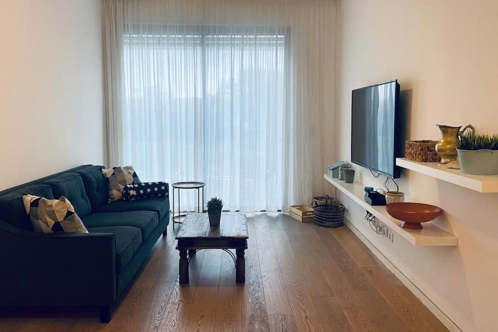 Laura Compound- Authentic 1 Bedroom Charming & Specious Tel Aviv Exterior photo